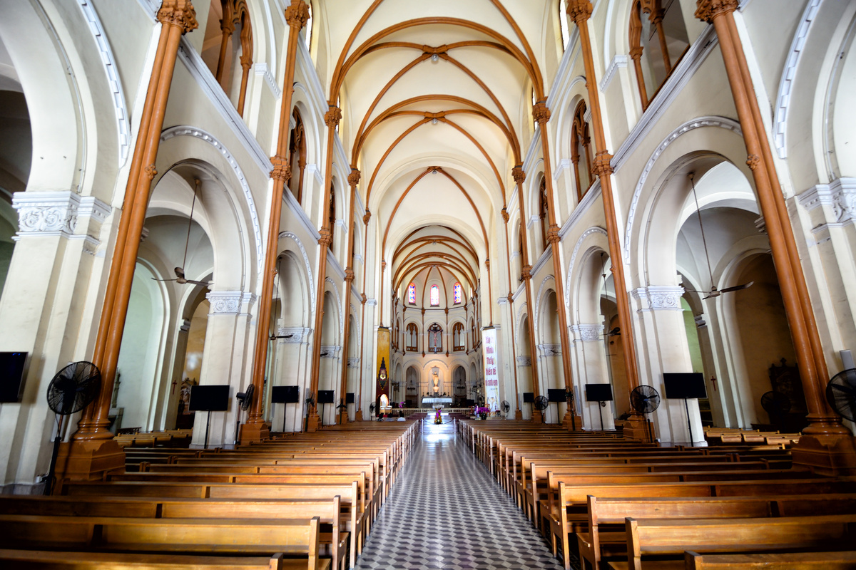 Saigon Cathedral interior